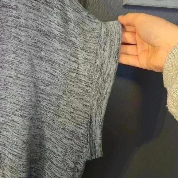 V-Neck Tee With Rolled Sleeves - Picture 4 of 5